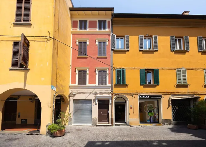 Belvedere House 1 Center